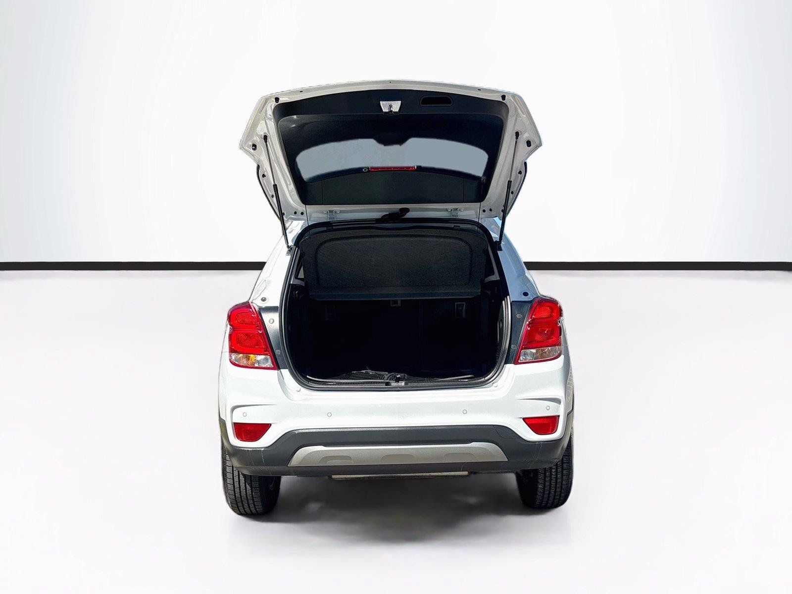 Used 2020 Chevrolet Trax LT w/ Driver Confidence Package FWD image 27