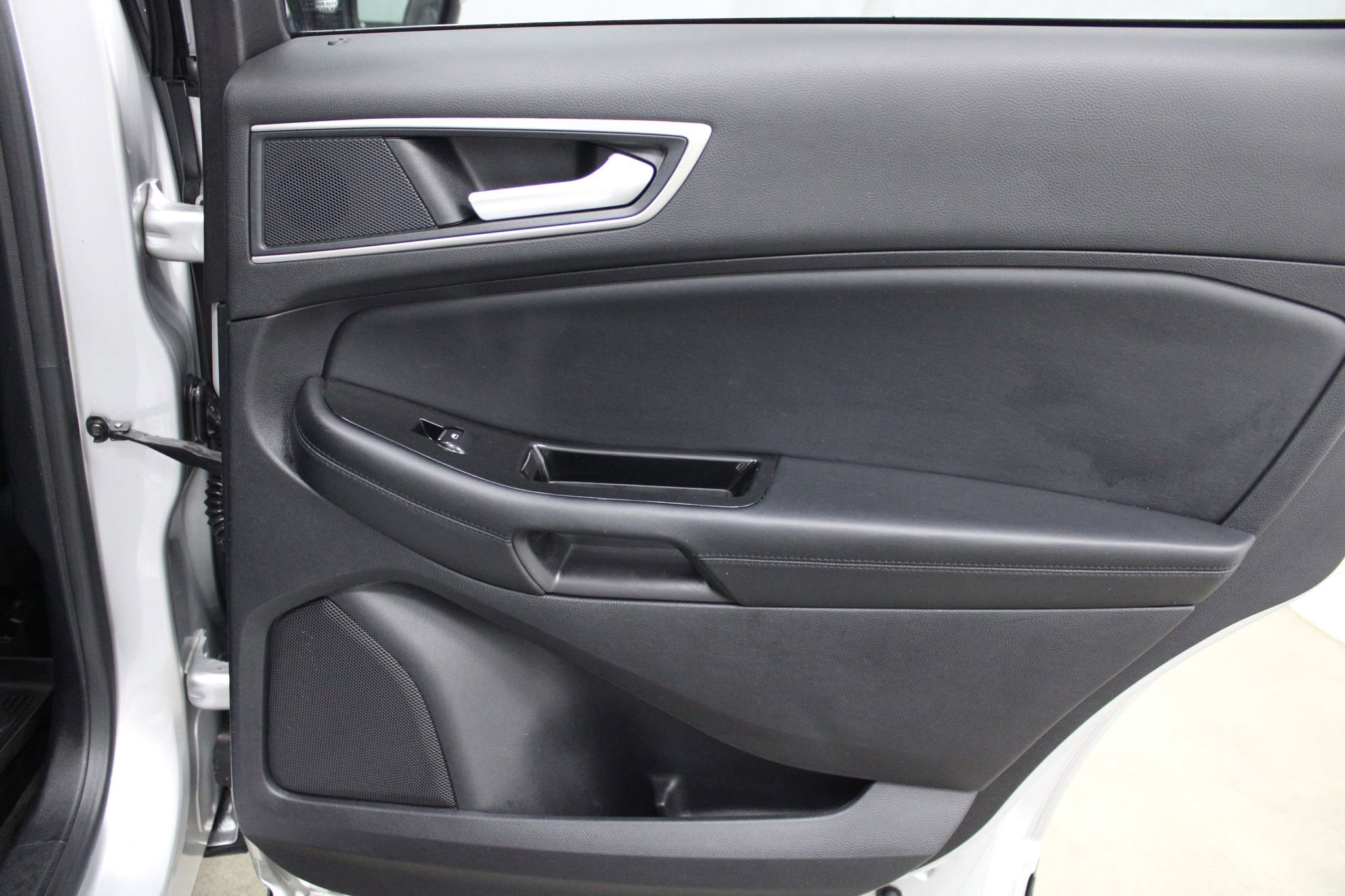 Used 2018 Ford Edge SEL w/ Equipment Group 201A image 20