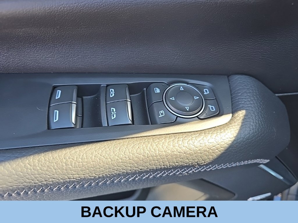 Used 2025 GMC Yukon XL Denali w/ Denali Reserve Package AWD/4WD image 11