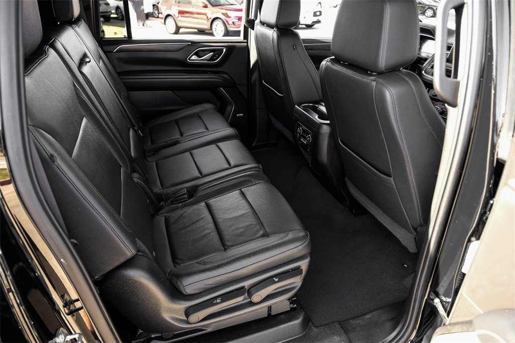 Used 2022 Chevrolet Suburban LT image 37