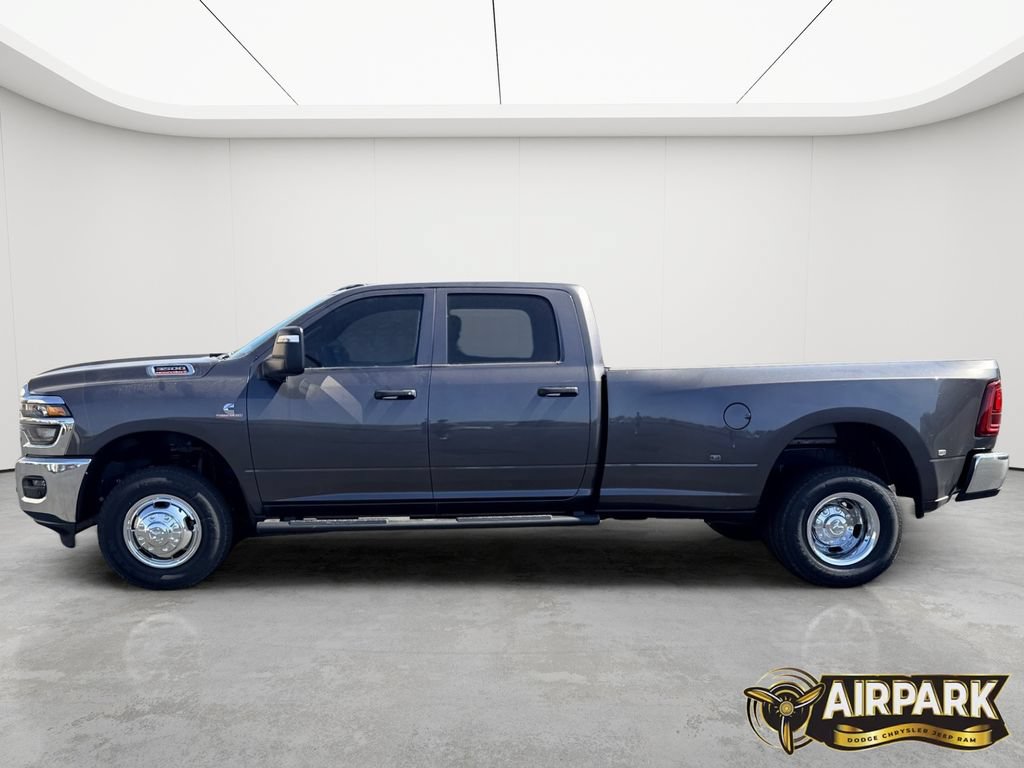 New 2026 RAM 3500 Tradesman AWD/4WD image 4