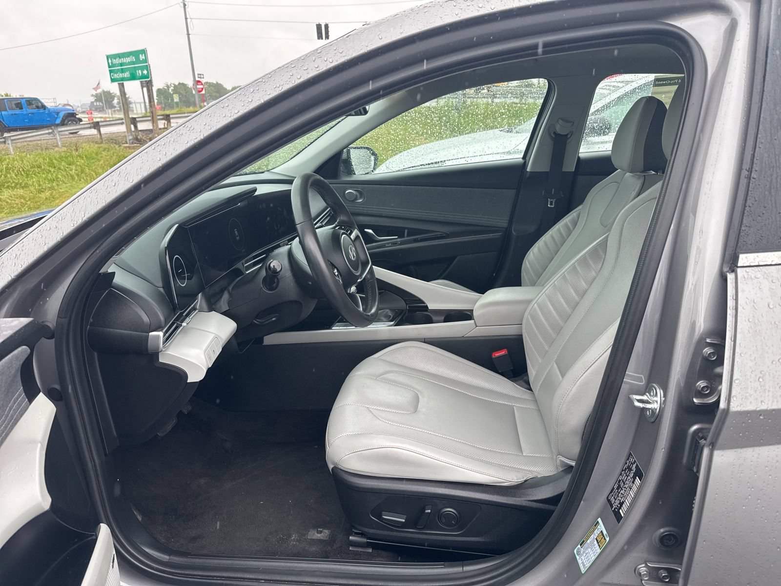 Used 2024 Hyundai Elantra Limited FWD image 17