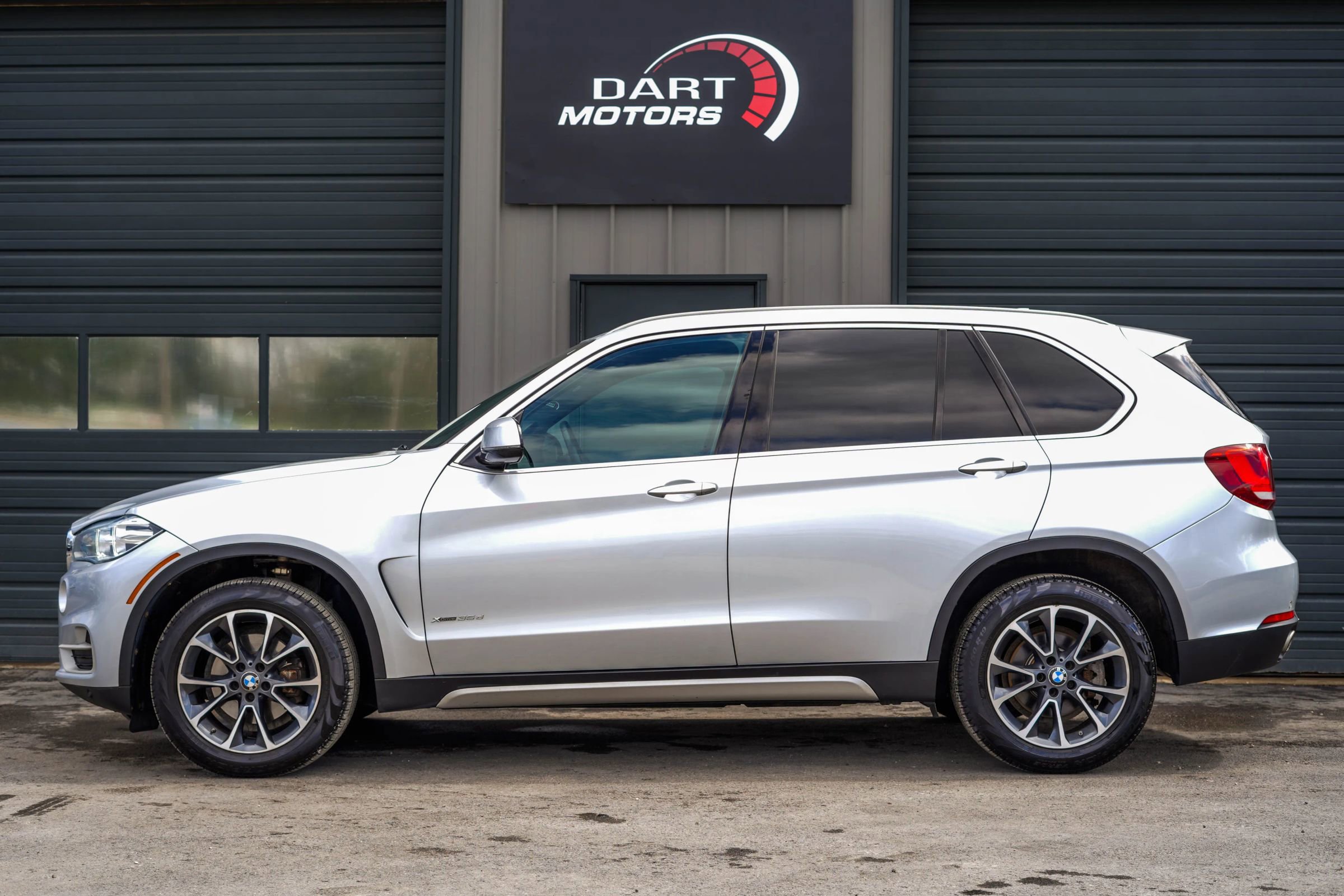 Used 2017 BMW X5 xDrive35d image 4