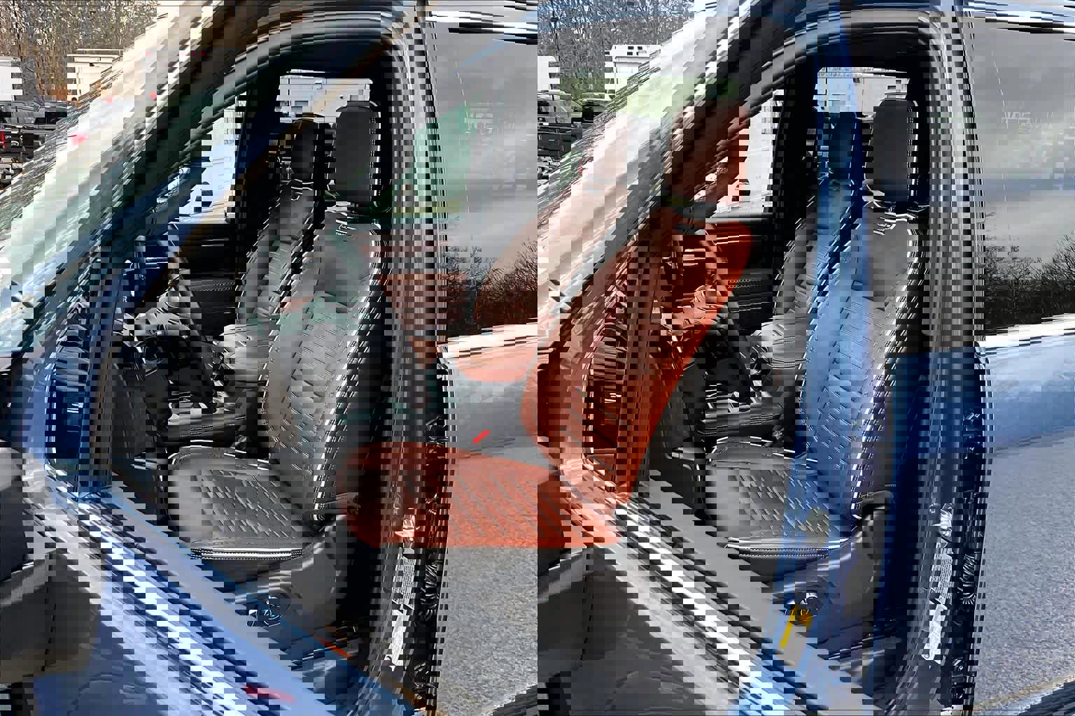 Used 2025 GMC Sierra 2500 Denali Ultimate w/ Max Trailering Package image 9