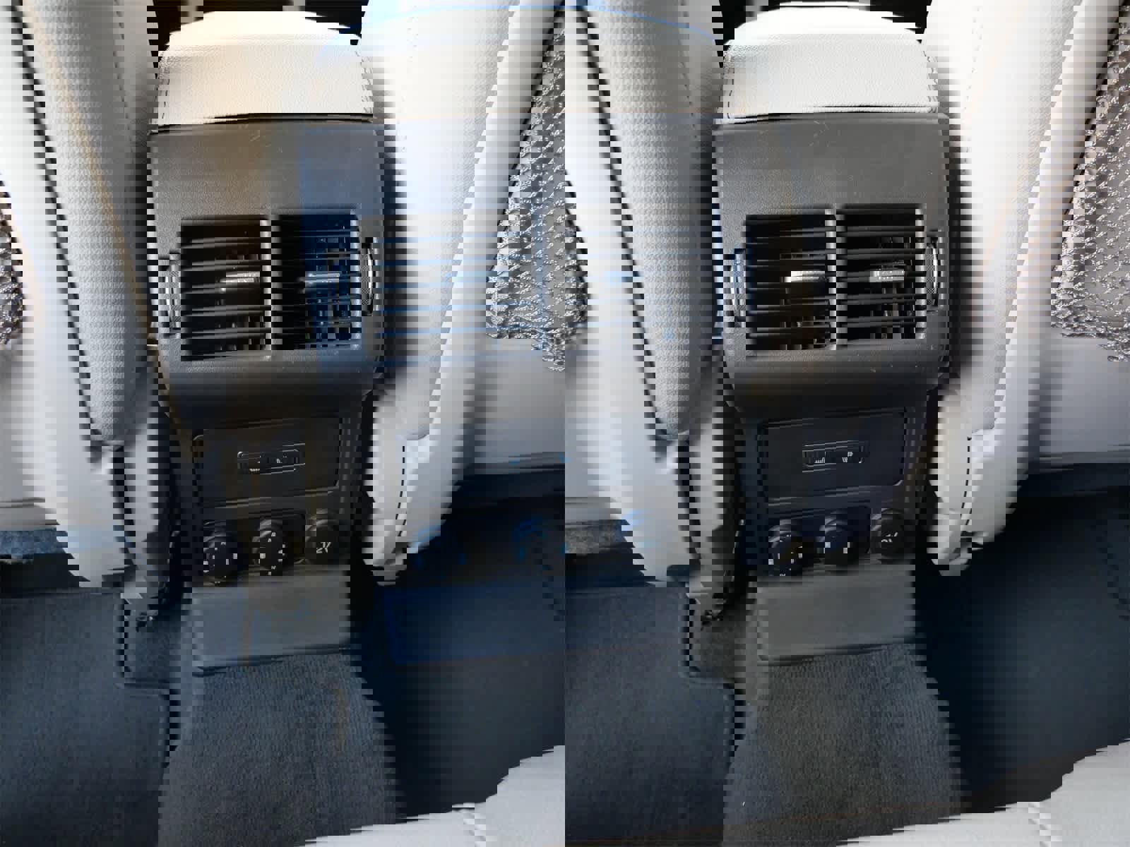 Used 2018 Jaguar F-PACE Prestige image 13