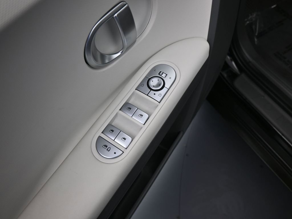 Used 2024 Hyundai Ioniq 5 SEL RWD image 13