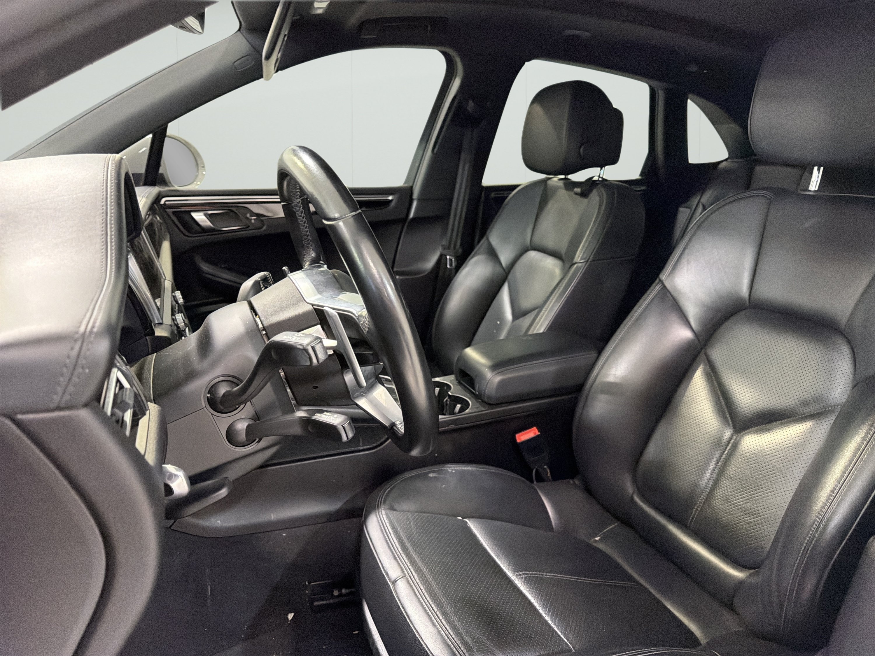 Used 2021 Porsche Macan AWD/4WD image 9