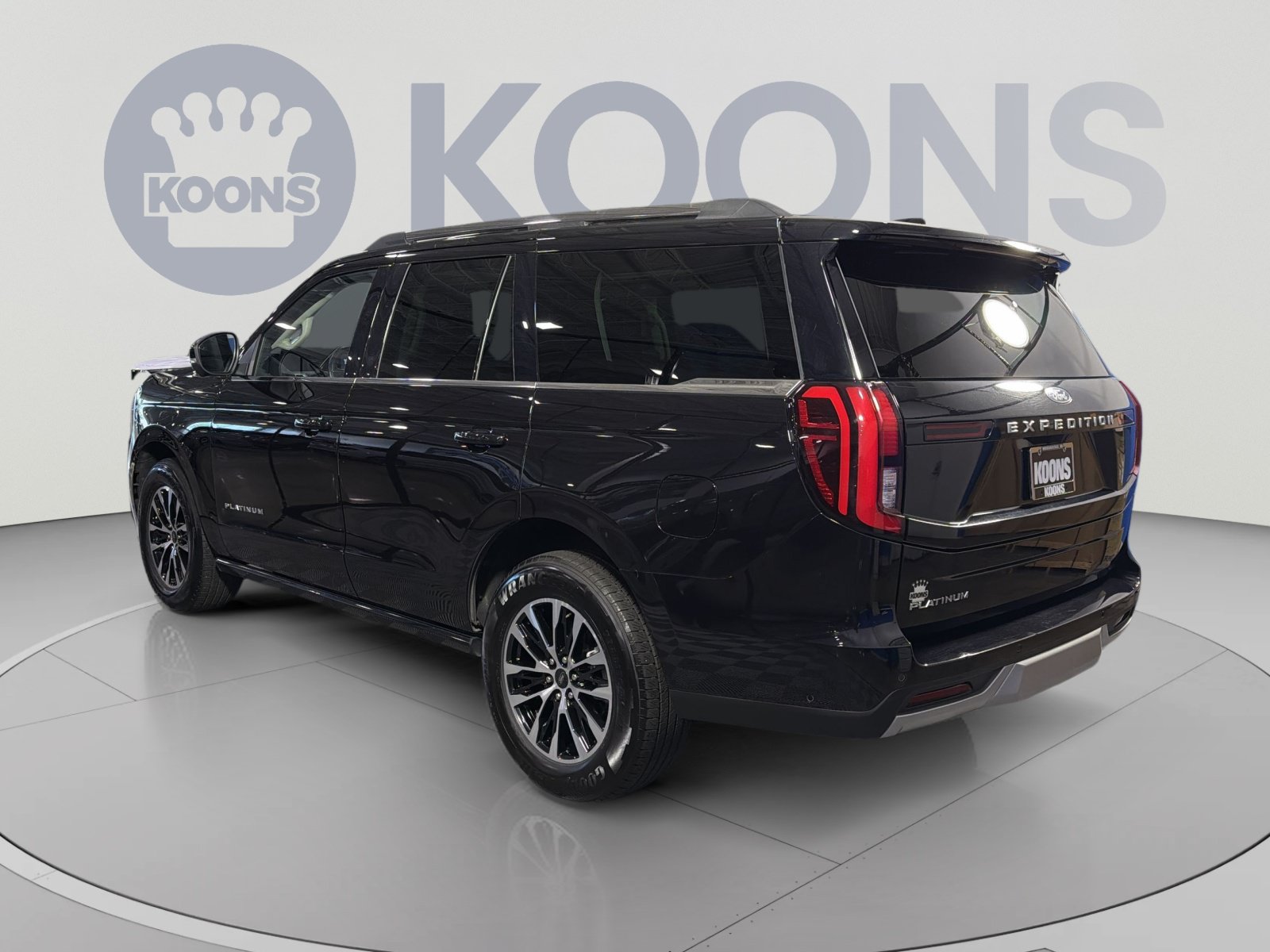 Used 2025 Ford Expedition Platinum AWD/4WD image 4