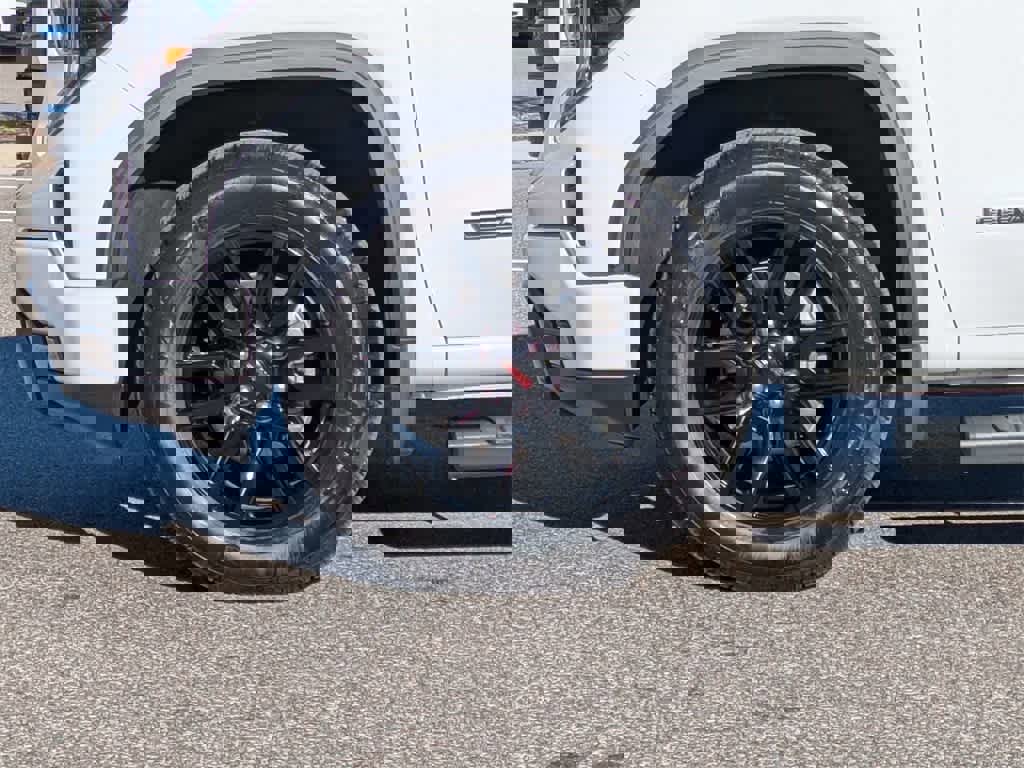 Used 2025 GMC Sierra 1500 Elevation w/ Preferred Package image 10