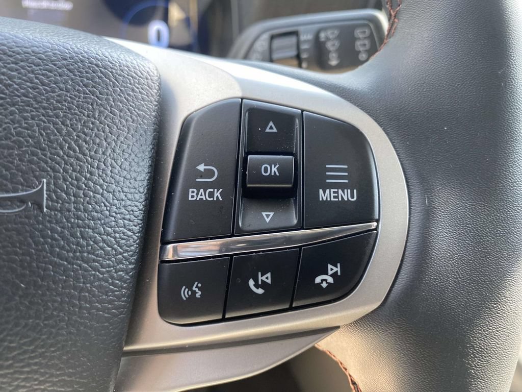 Used 2026 Ford Explorer Active AWD/4WD image 22