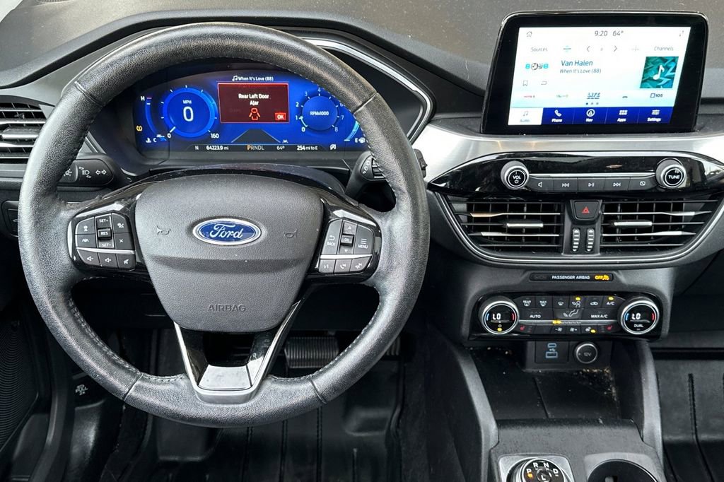Used 2021 Ford Escape Titanium image 12