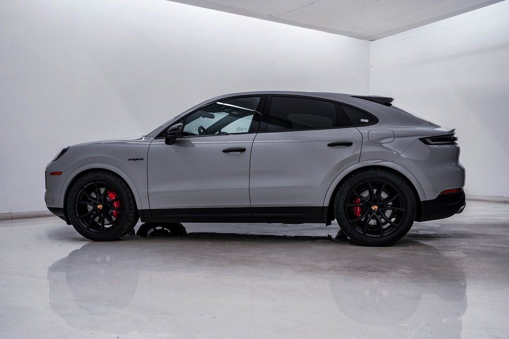 New 2026 Porsche Cayenne S image 2
