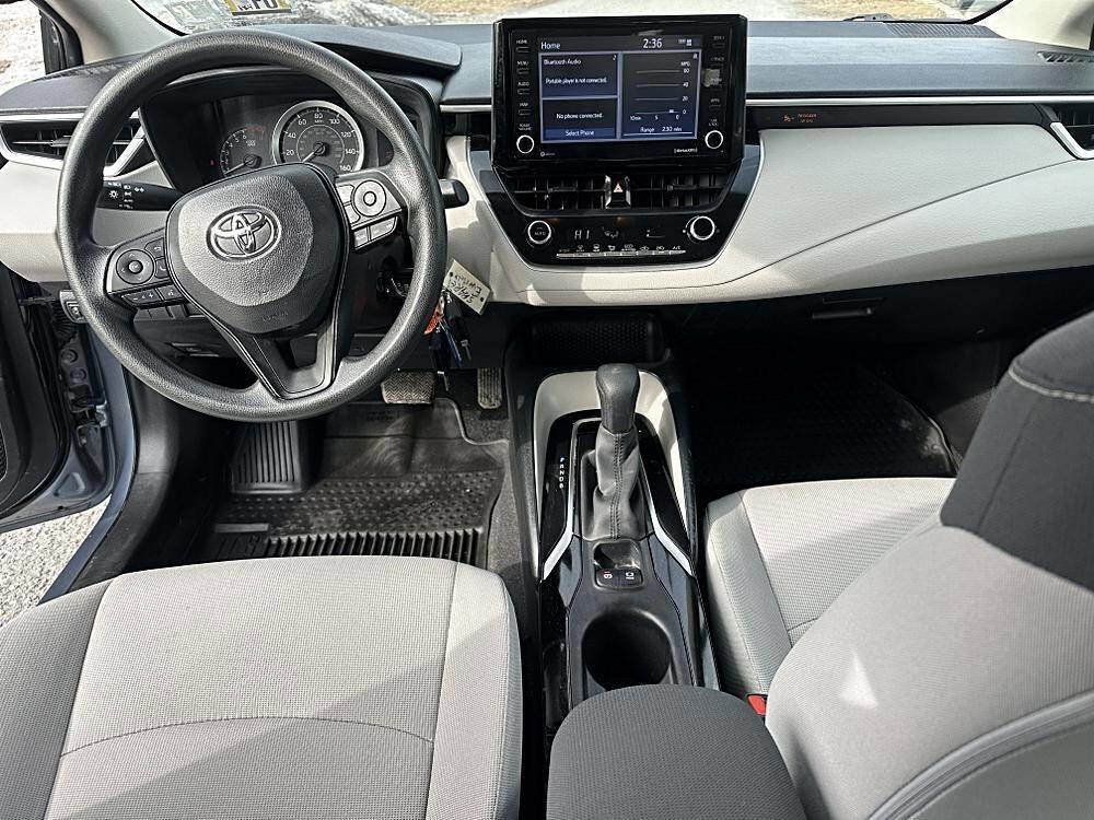 Used 2022 Toyota Corolla LE image 11