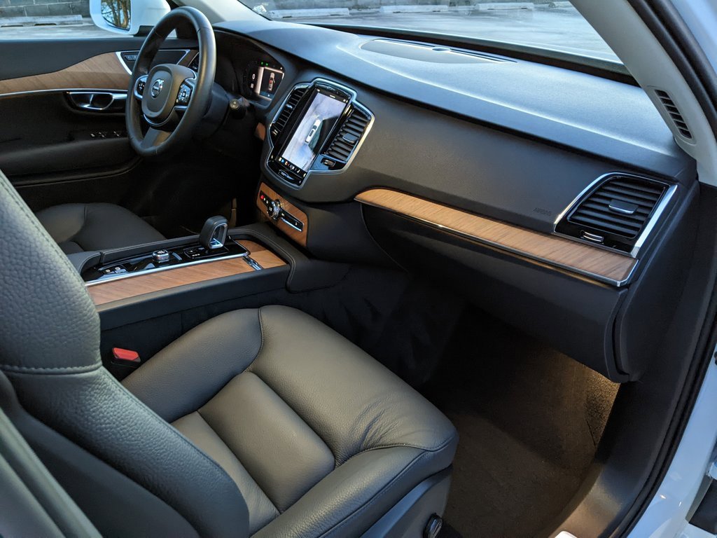 Certified 2025 Volvo XC90 B5 Plus image 21