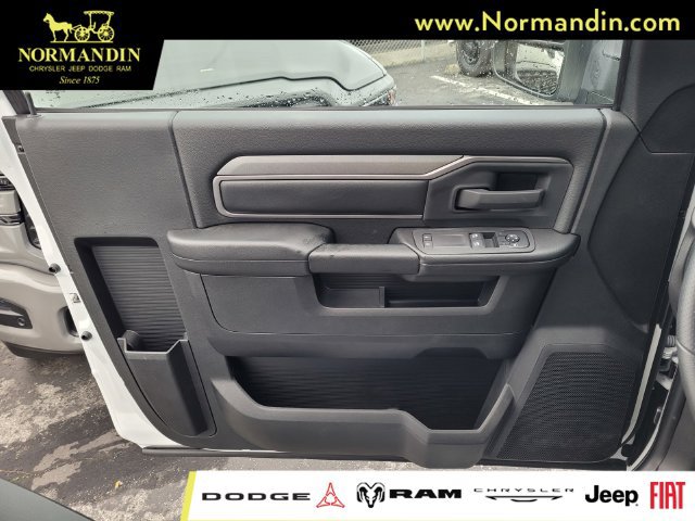New 2026 RAM 5500 Tradesman AWD/4WD image 9