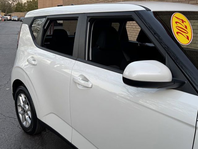 Used 2024 Kia Soul LX w/ Option Group 015 FWD image 7