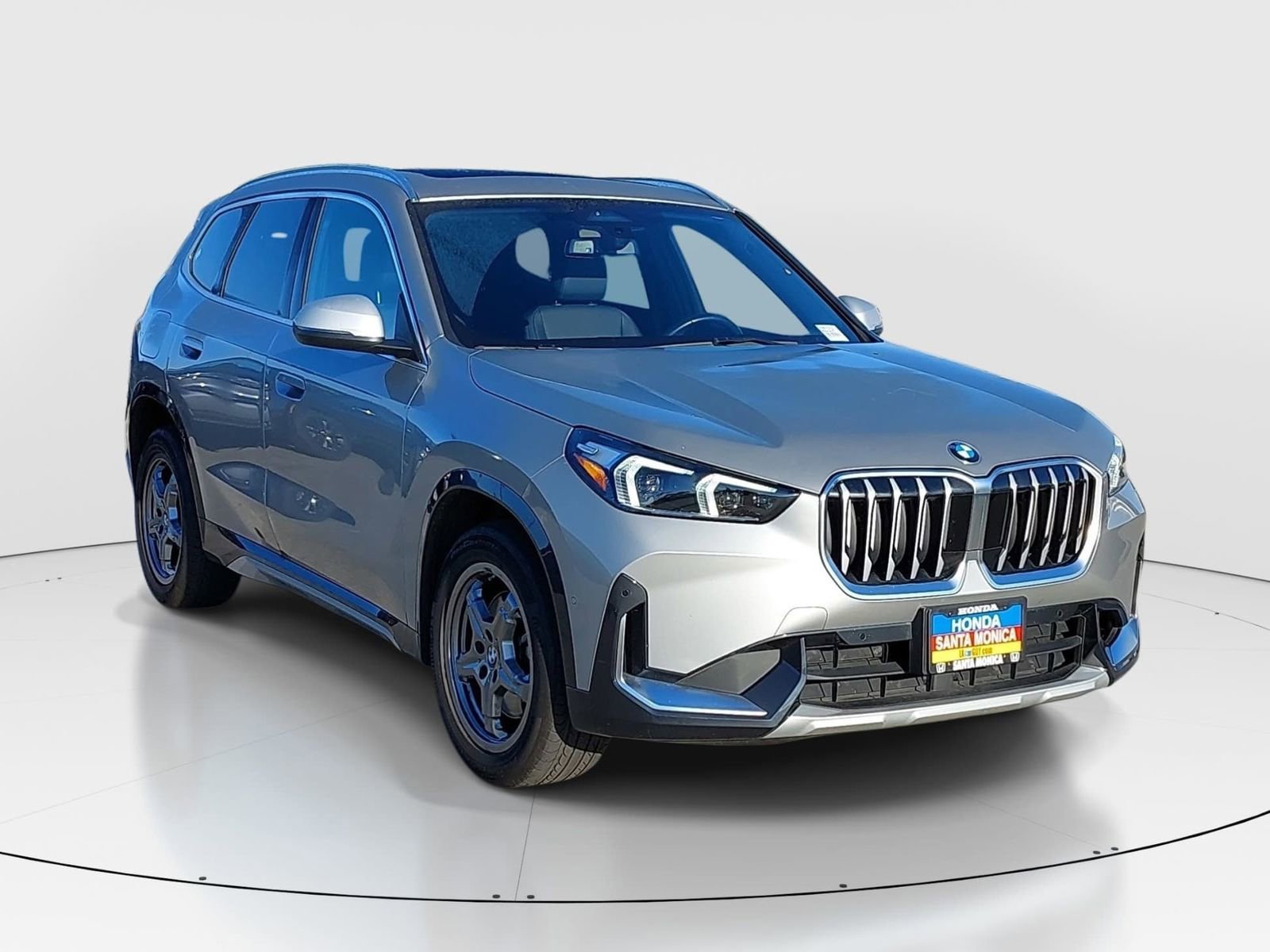 Used 2024 BMW X1 xDrive28i w/ Convenience Package image 3
