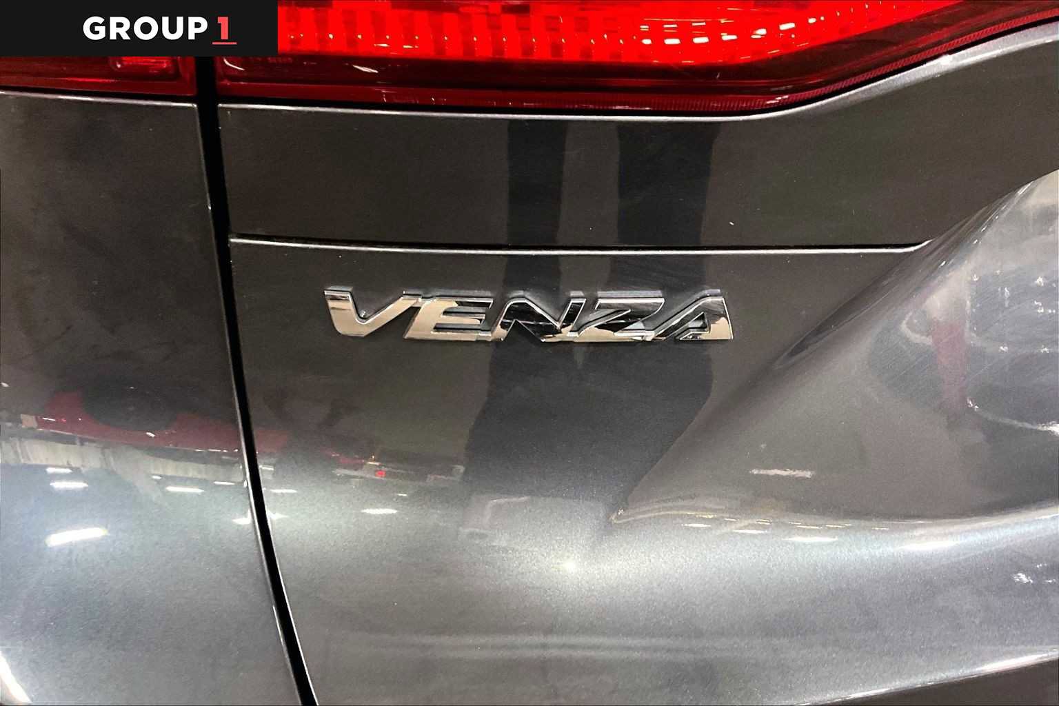 Certified 2021 Toyota Venza LE image 9