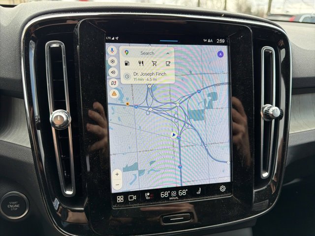 Used 2023 Volvo XC40 B5 Core w/ Convenience Package image 10