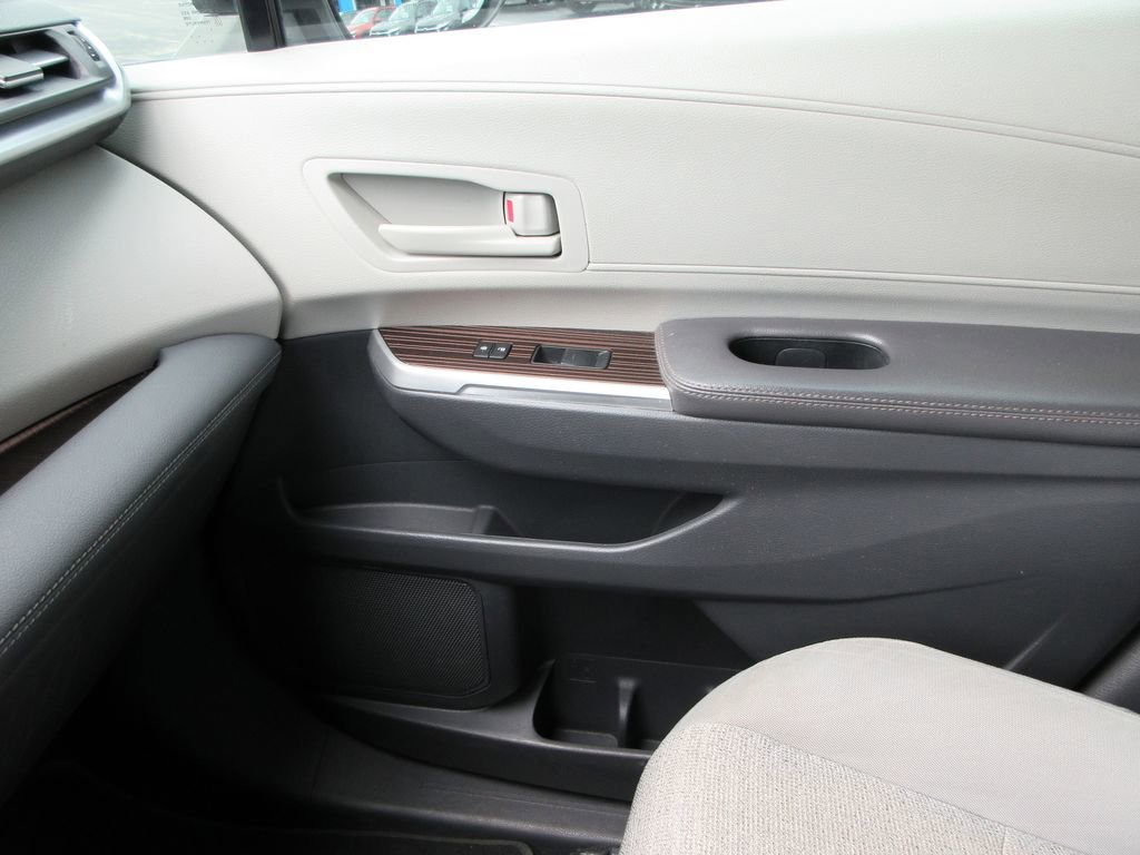 Used 2022 Toyota Sienna LE FWD image 31
