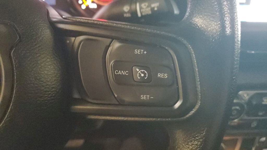 Used 2025 Jeep Gladiator Sport image 29