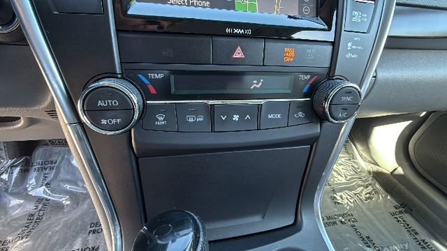 Used 2016 Toyota Camry XLE w/ Moonroof Package FWD image 14