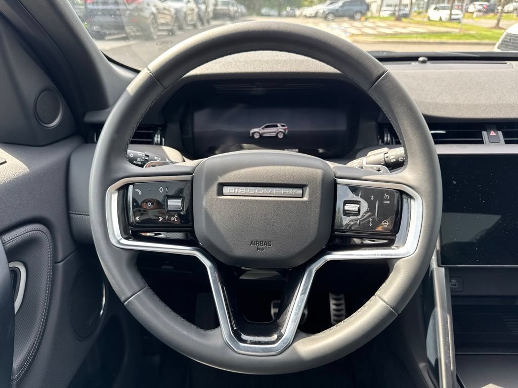 Certified 2025 Land Rover Discovery Sport Dynamic SE AWD/4WD image 25