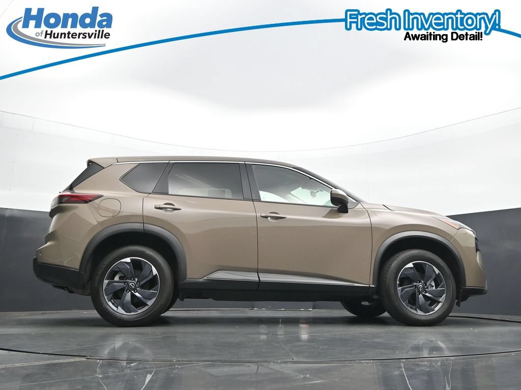 Used 2025 Nissan Rogue SV FWD image 30
