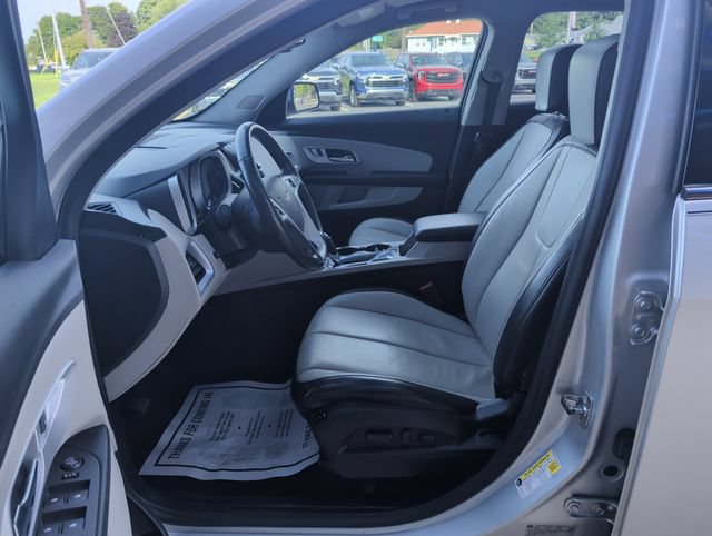 Used 2017 Chevrolet Equinox Premier w/ Enhanced Convenience Package FWD image 11
