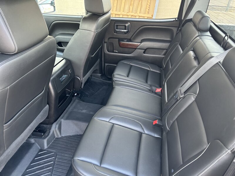 Used 2018 GMC Sierra 3500 SLT AWD/4WD image 30