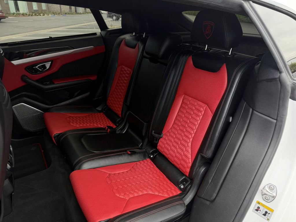 Used 2021 Lamborghini Urus AWD/4WD image 33