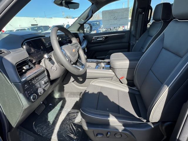New 2025 Chevrolet Suburban Premier image 11