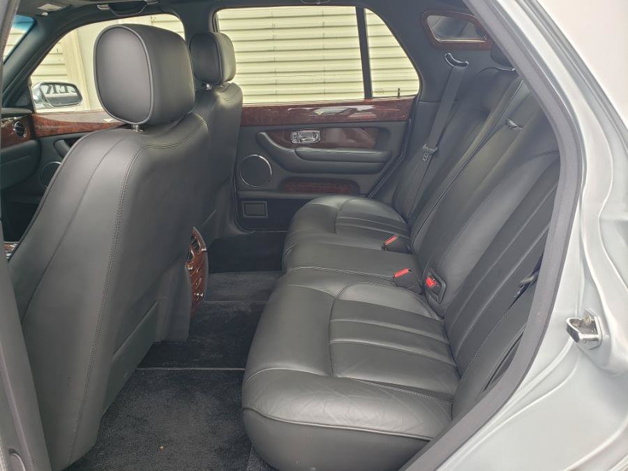 Used 2006 Bentley Arnage R RWD image 9