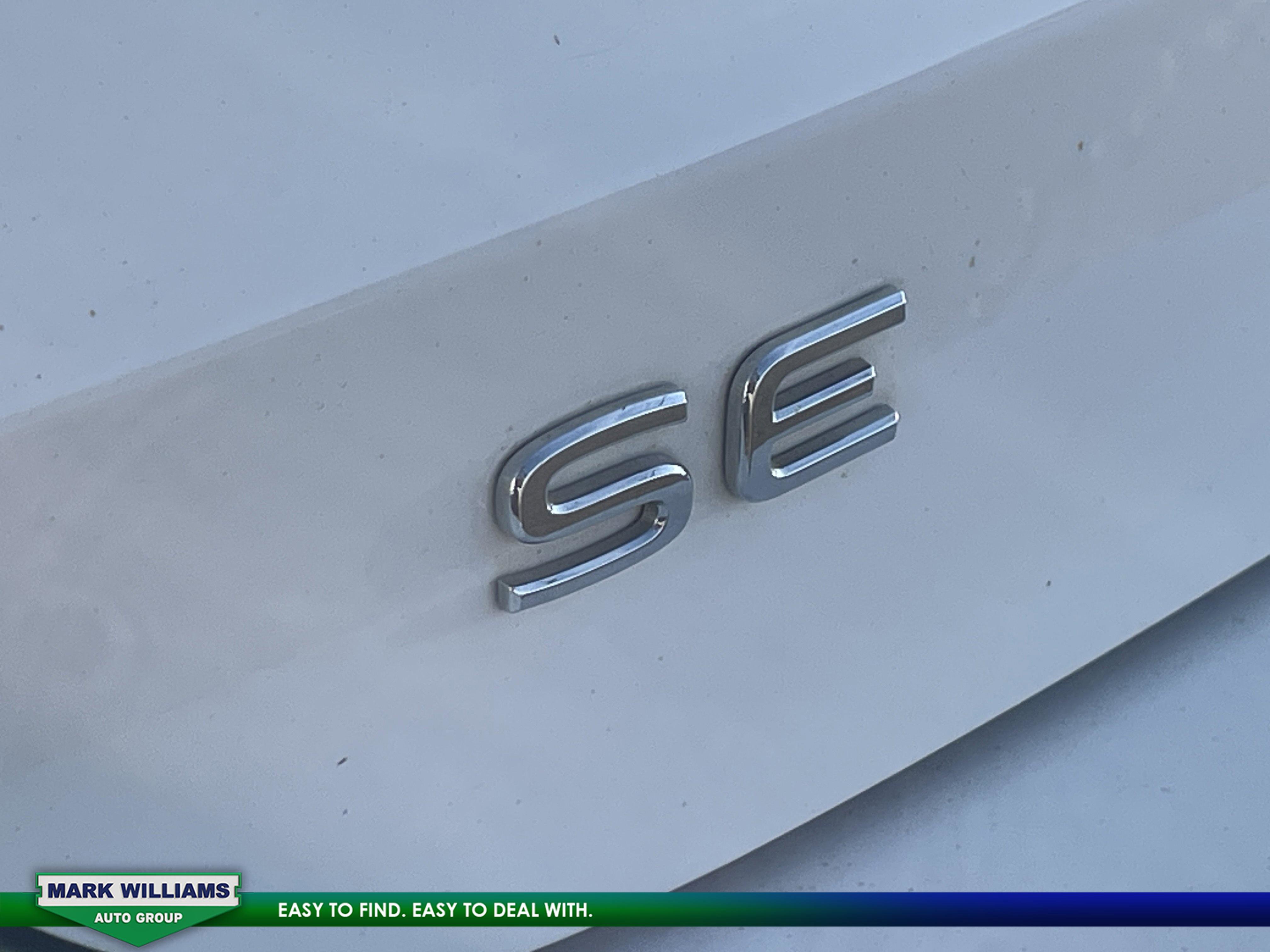 Used 2024 Volkswagen Taos SE image 33