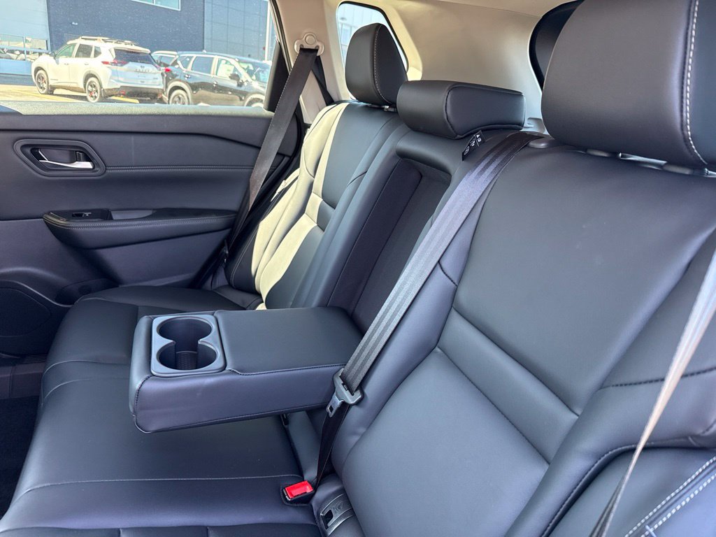 Certified 2026 Nissan Rogue SL AWD/4WD image 28