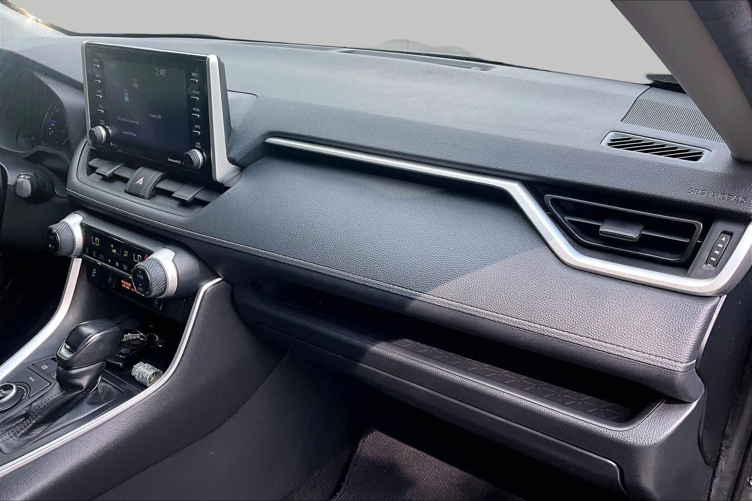 Used 2019 Toyota RAV4 XLE w/ Convenience Package AWD/4WD image 18