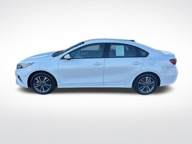 Used 2024 Kia Forte LXS image 2