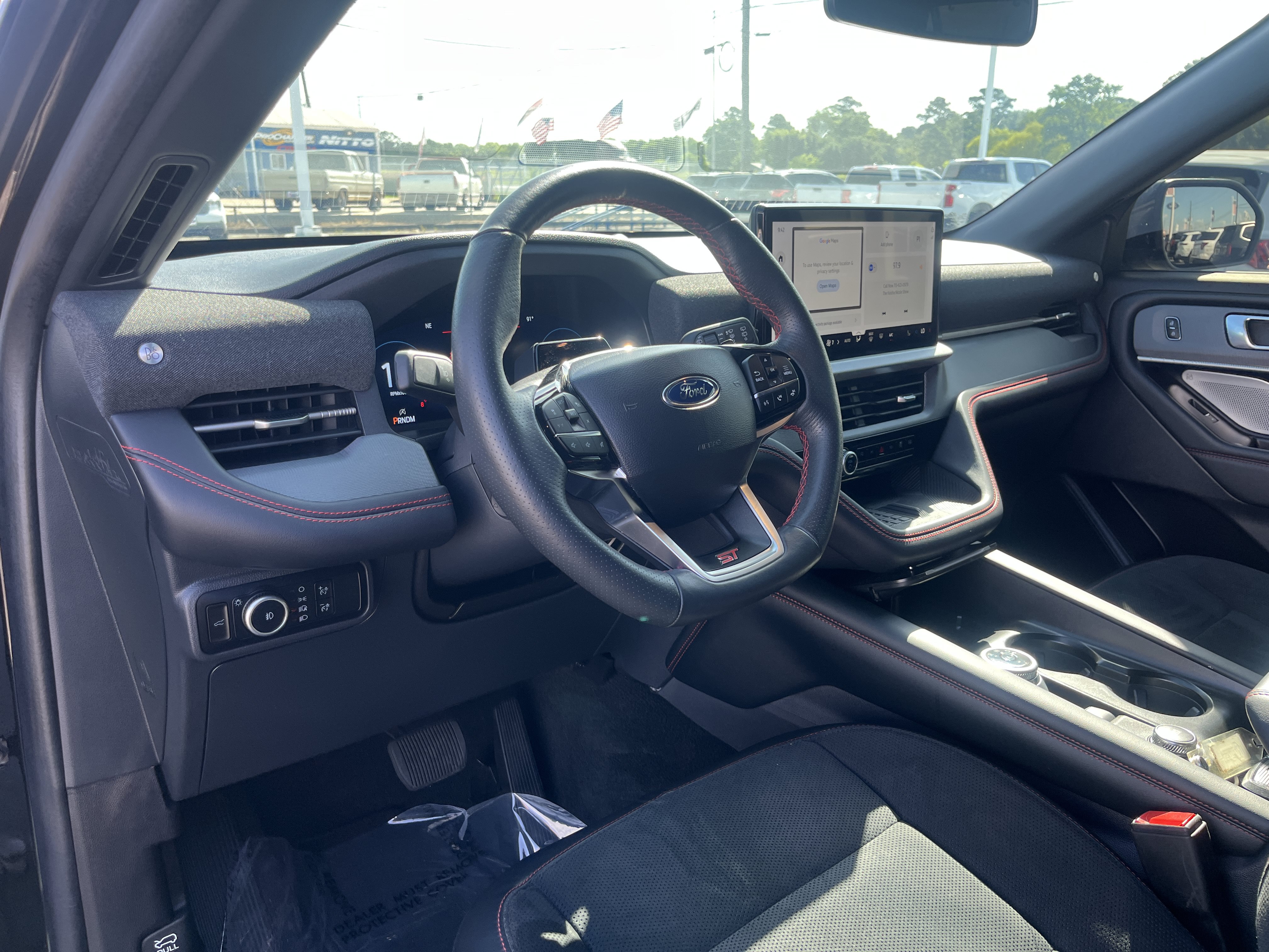 Used 2025 Ford Explorer ST AWD/4WD image 13
