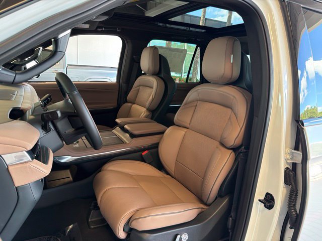 New 2027 Lincoln Navigator L Black Label AWD/4WD image 12