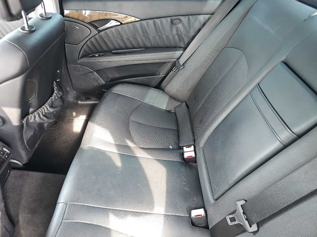 Used 2008 Mercedes-Benz E 550 Sedan image 29