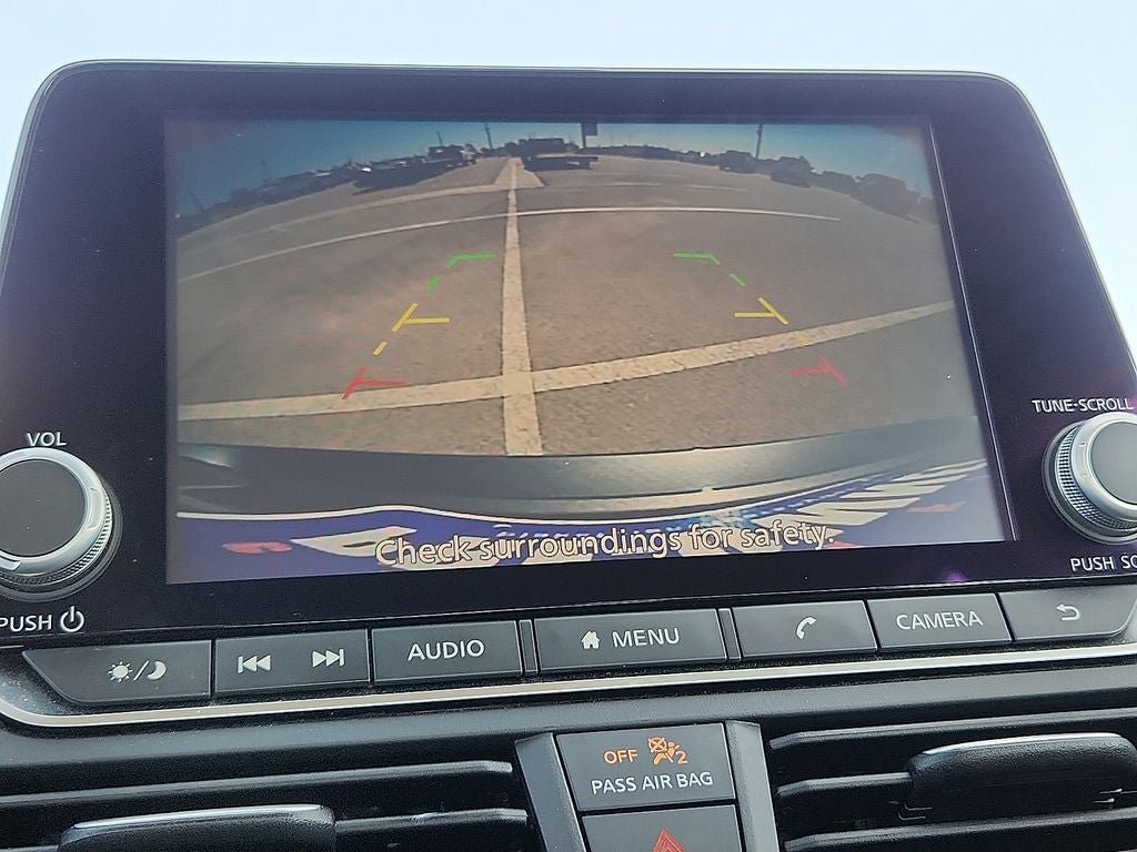 Used 2025 Nissan Altima 2.5 SV FWD image 19