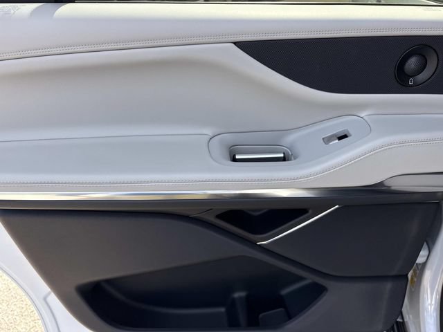 New 2026 Lincoln Navigator L Premier AWD/4WD image 20