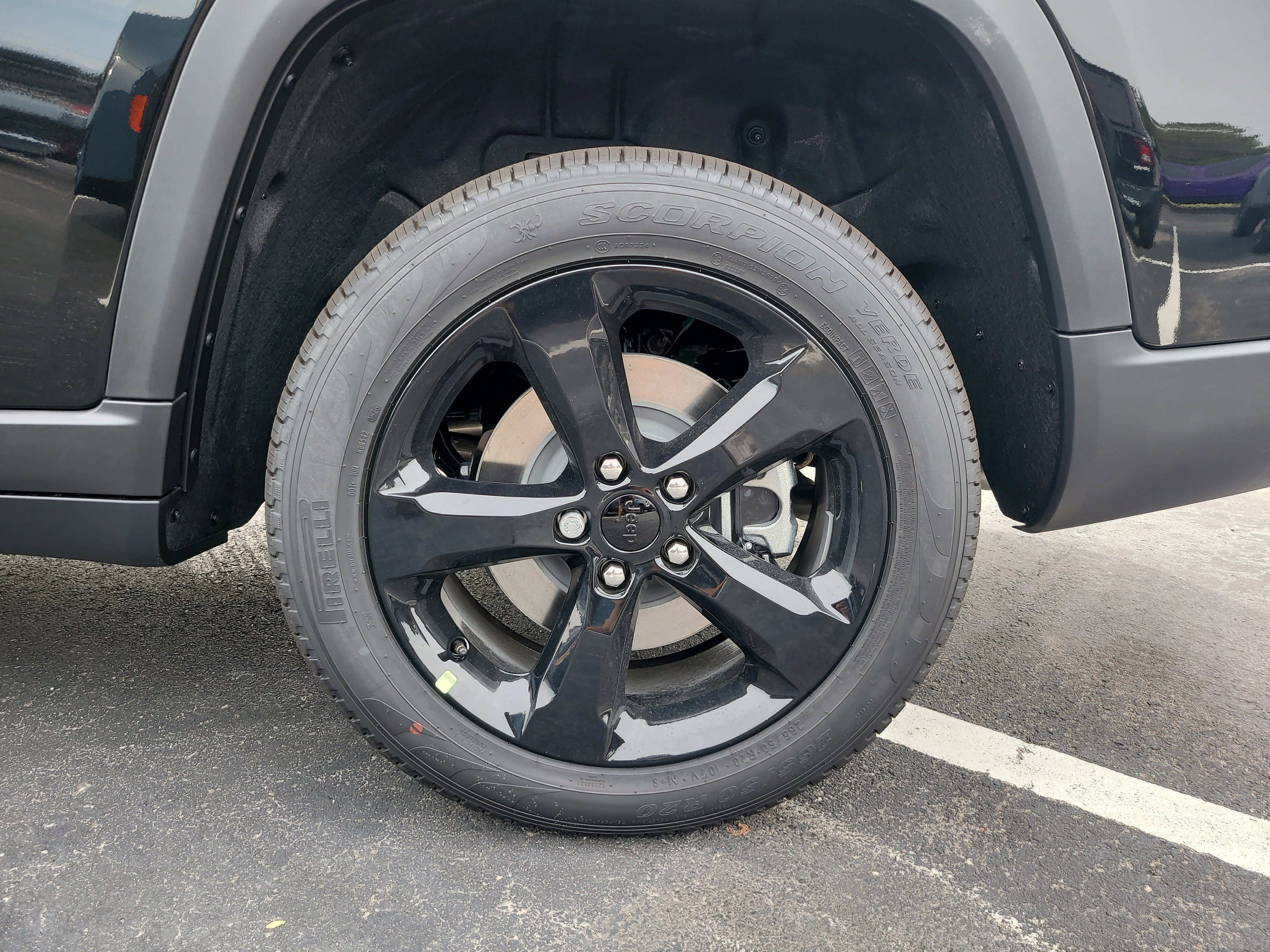 New 2026 Jeep Grand Cherokee L Limited RWD image 9