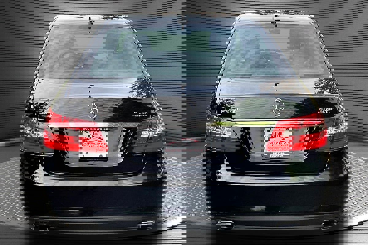 Used 2011 Mercedes-Benz E 350 4MATIC Sedan image 5