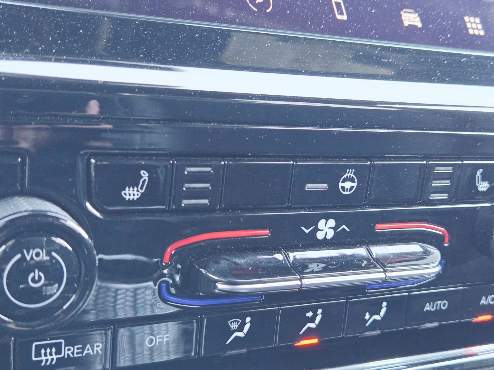 Used 2024 Jeep Grand Cherokee L Altitude AWD/4WD image 33