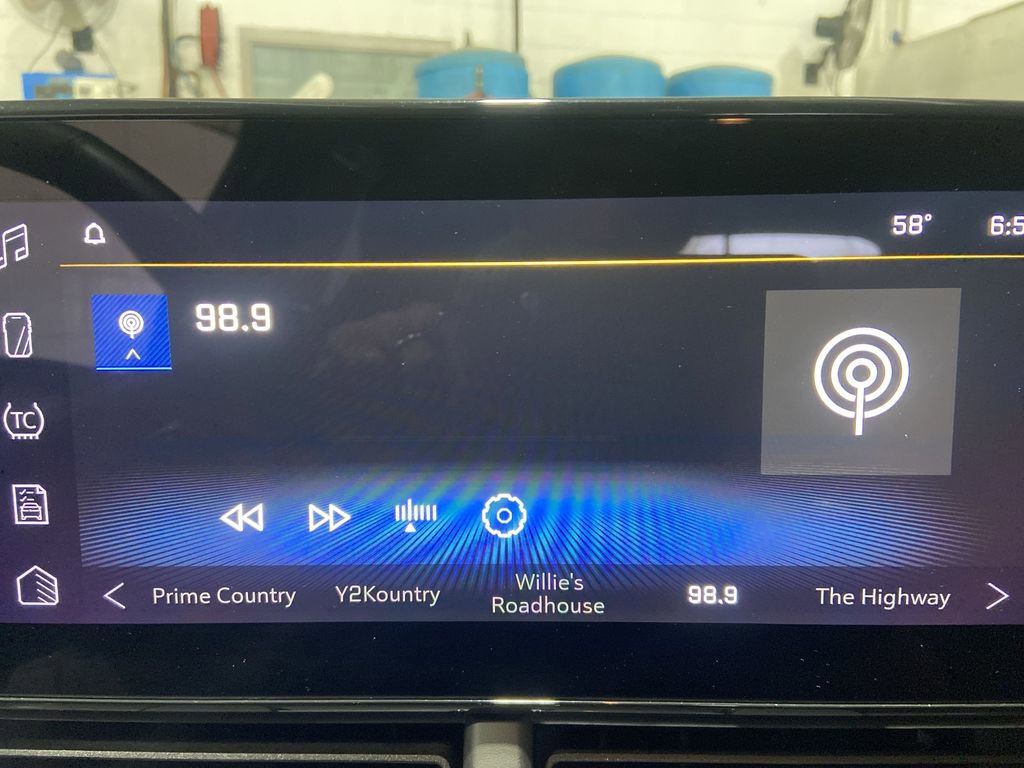 Used 2025 Chevrolet Trax ACTIV w/ Driver Confidence Package image 13