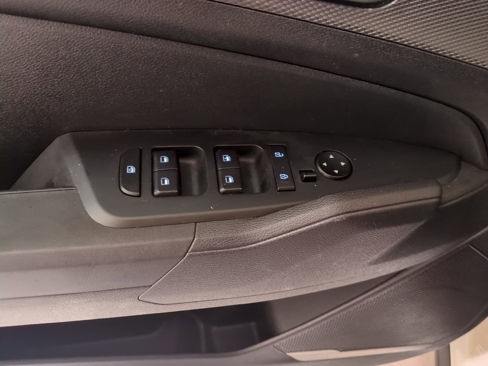 Certified 2023 Kia Sportage LX image 17