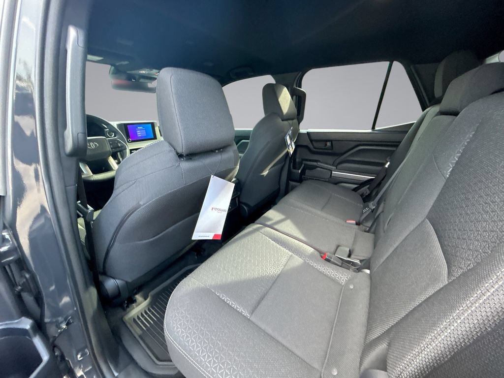 Used 2026 Toyota 4Runner SR5 AWD/4WD image 33