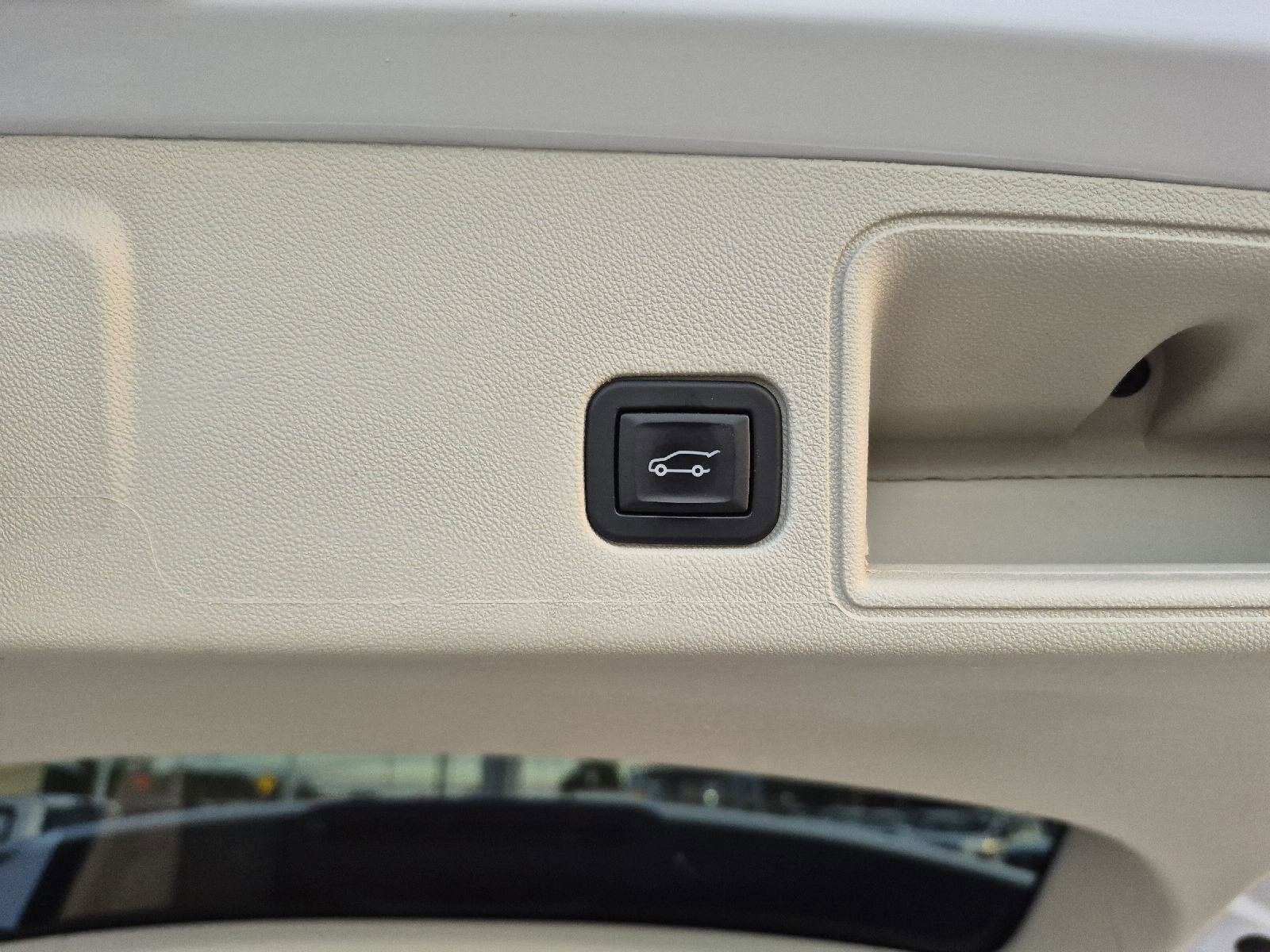 Used 2024 GMC Terrain Denali w/ Denali Premium Package image 30