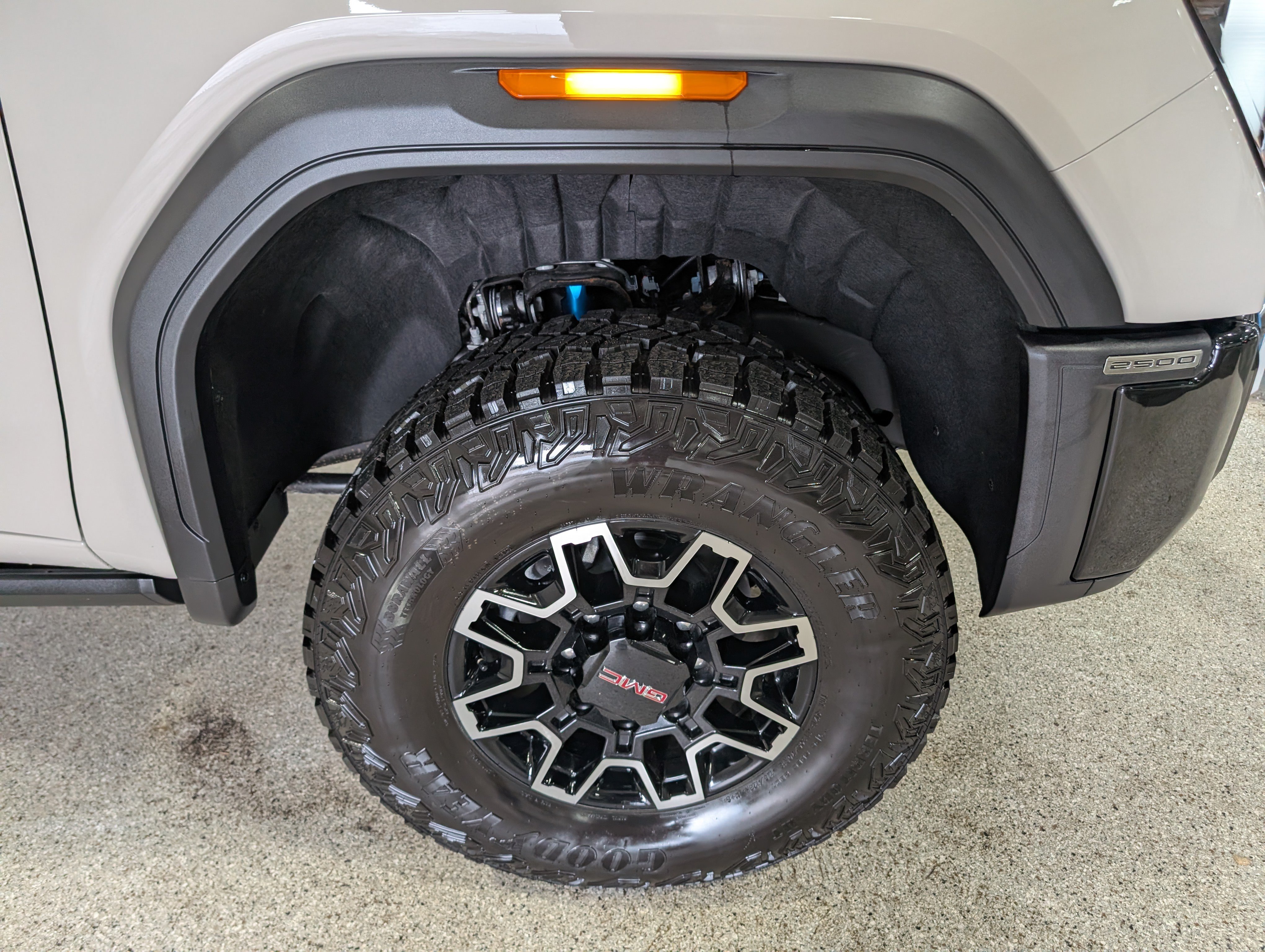 Used 2026 GMC Sierra 2500 AT4X AWD/4WD image 14